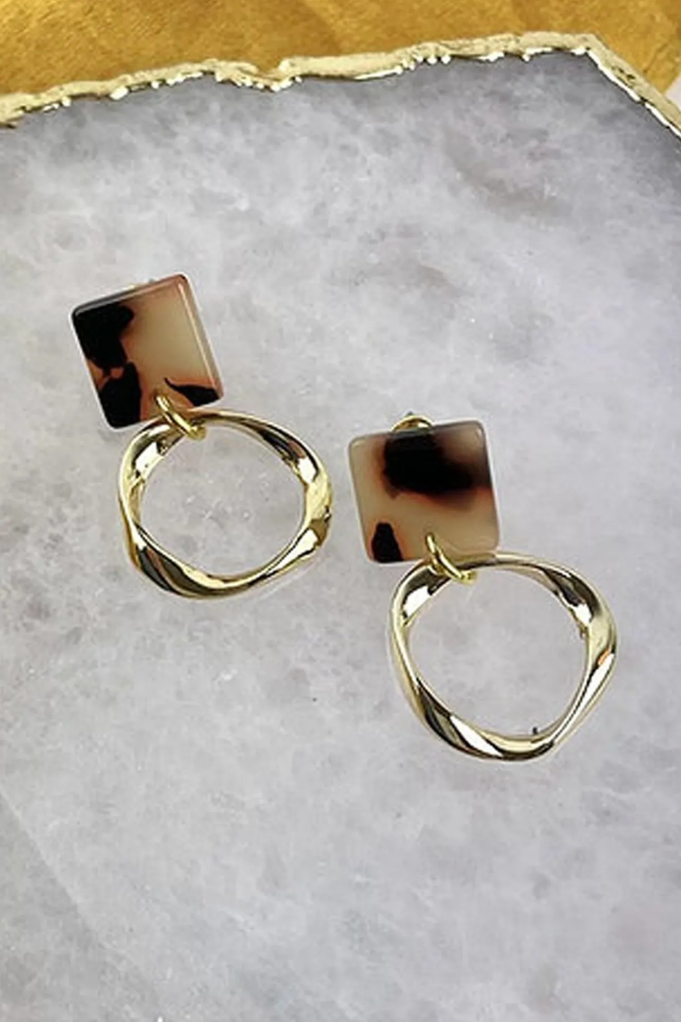 Blonde Tortoiseshell Irregular Circle Mini Stud Earrings