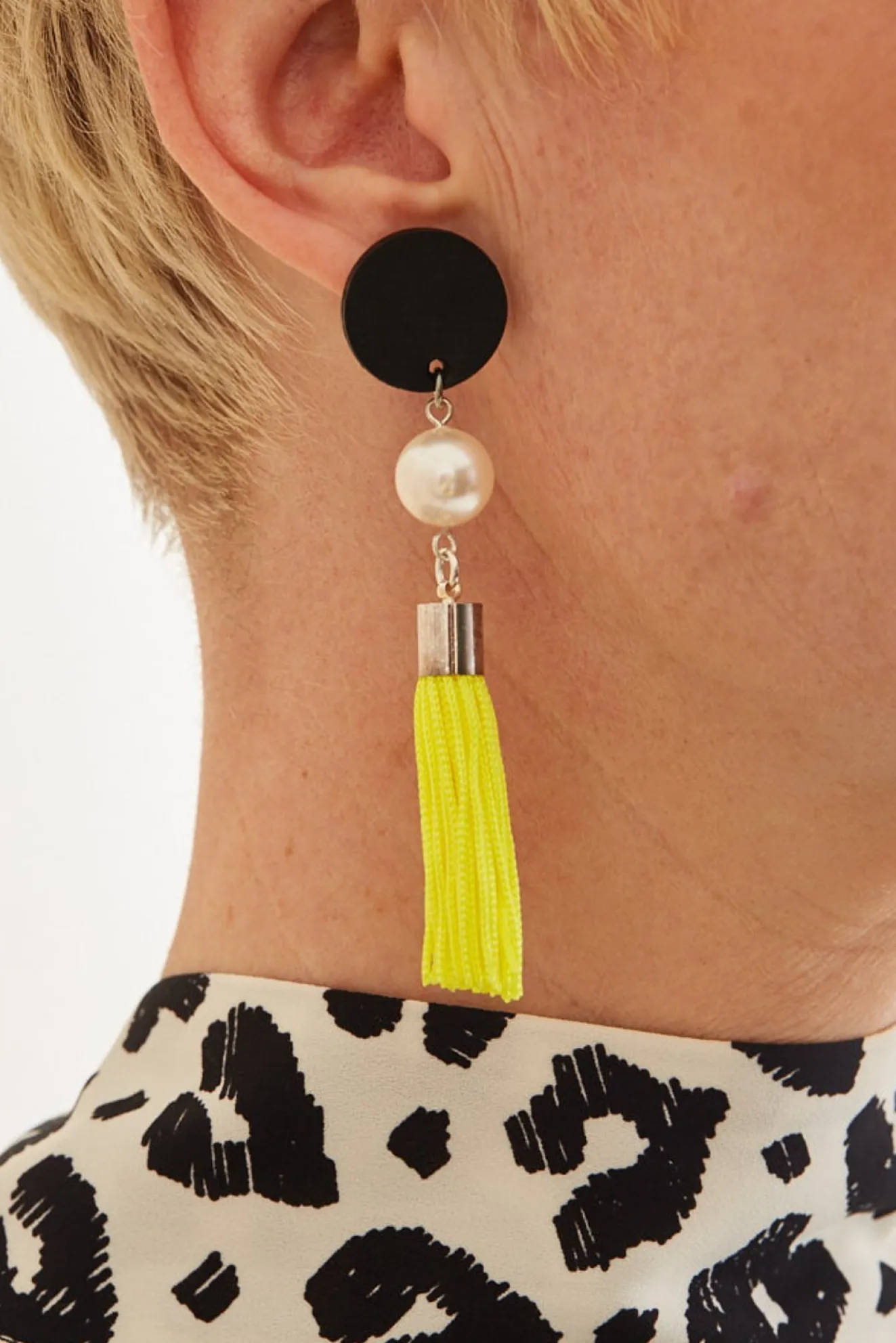 Exclusive: Iris Tassel Dot Earrings