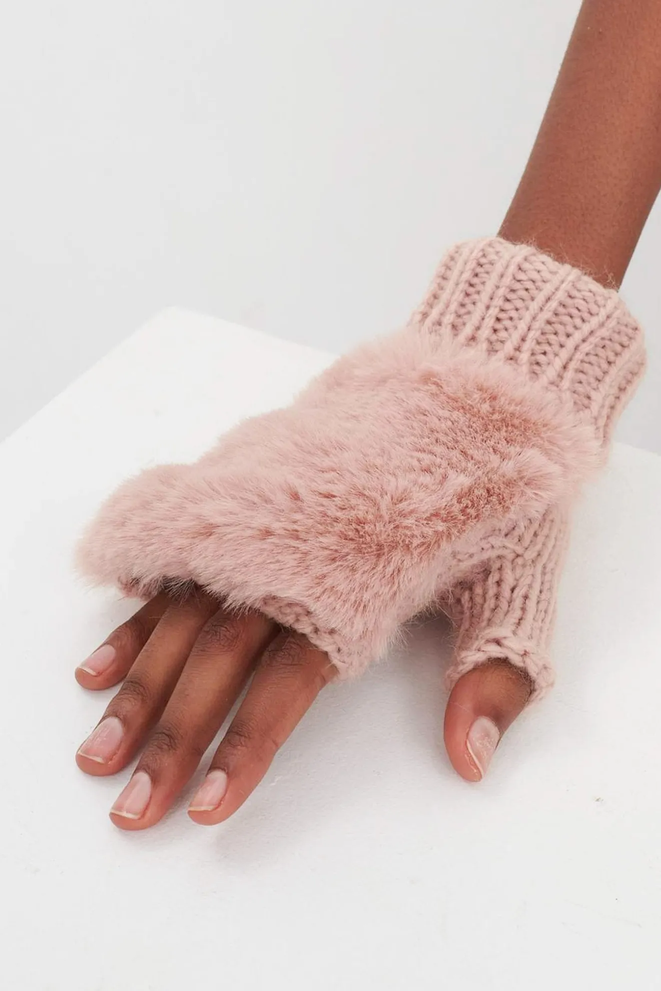 Jakke Sofia Faux Fur Fingerless Gloves (Available In Pink, Olive & Lavender)