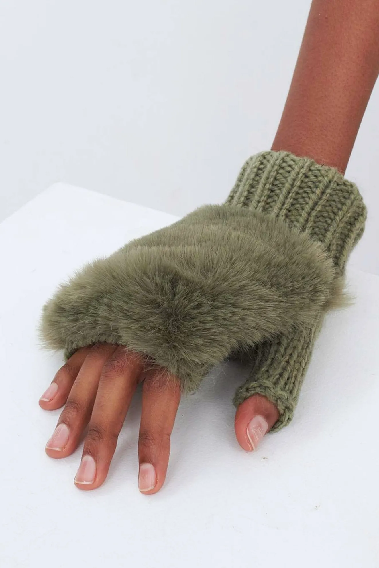 Jakke Sofia Faux Fur Fingerless Gloves (Available In Pink, Olive & Lavender)