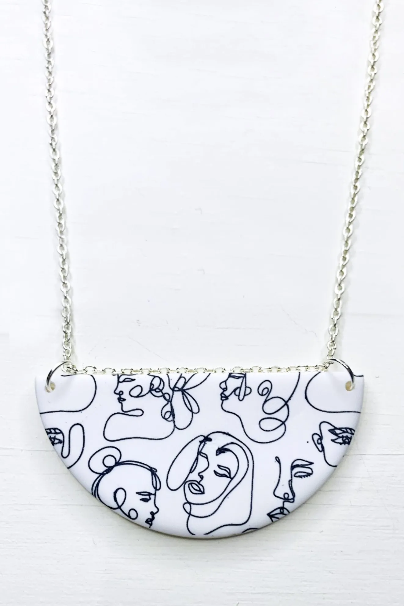 Faces White Medium Necklace