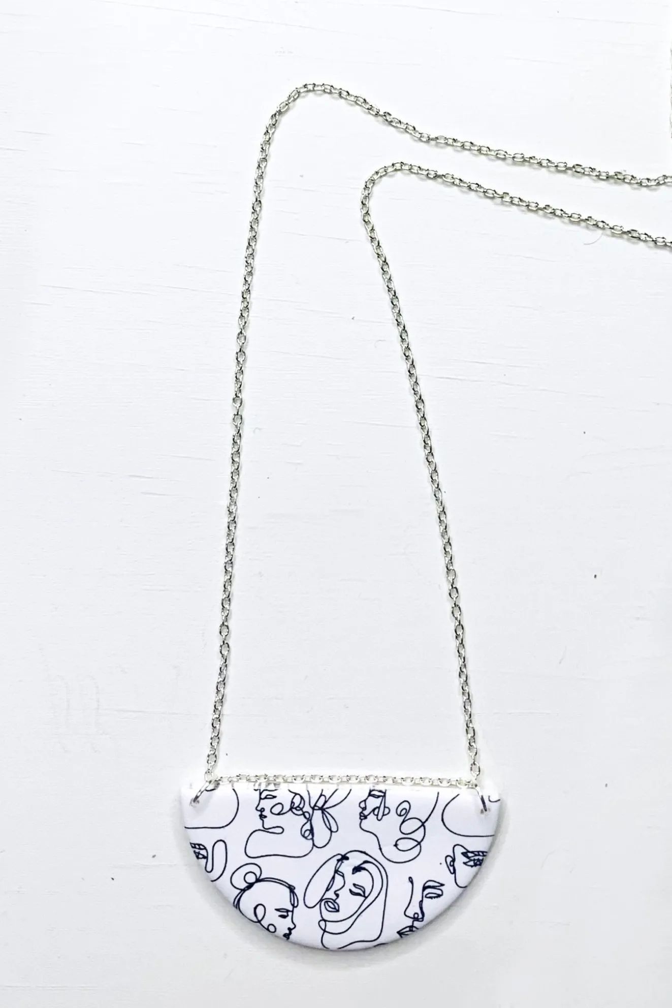 Faces White Medium Necklace