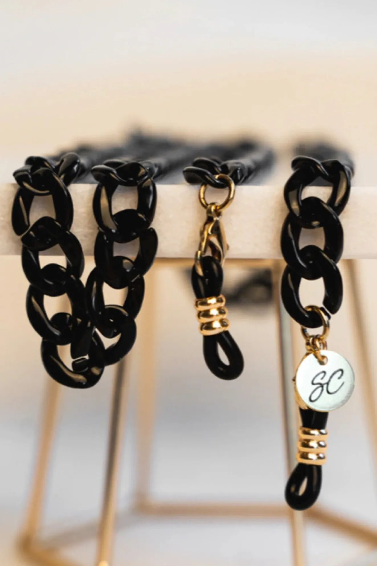 Dazzling Black Sunglasses Chain