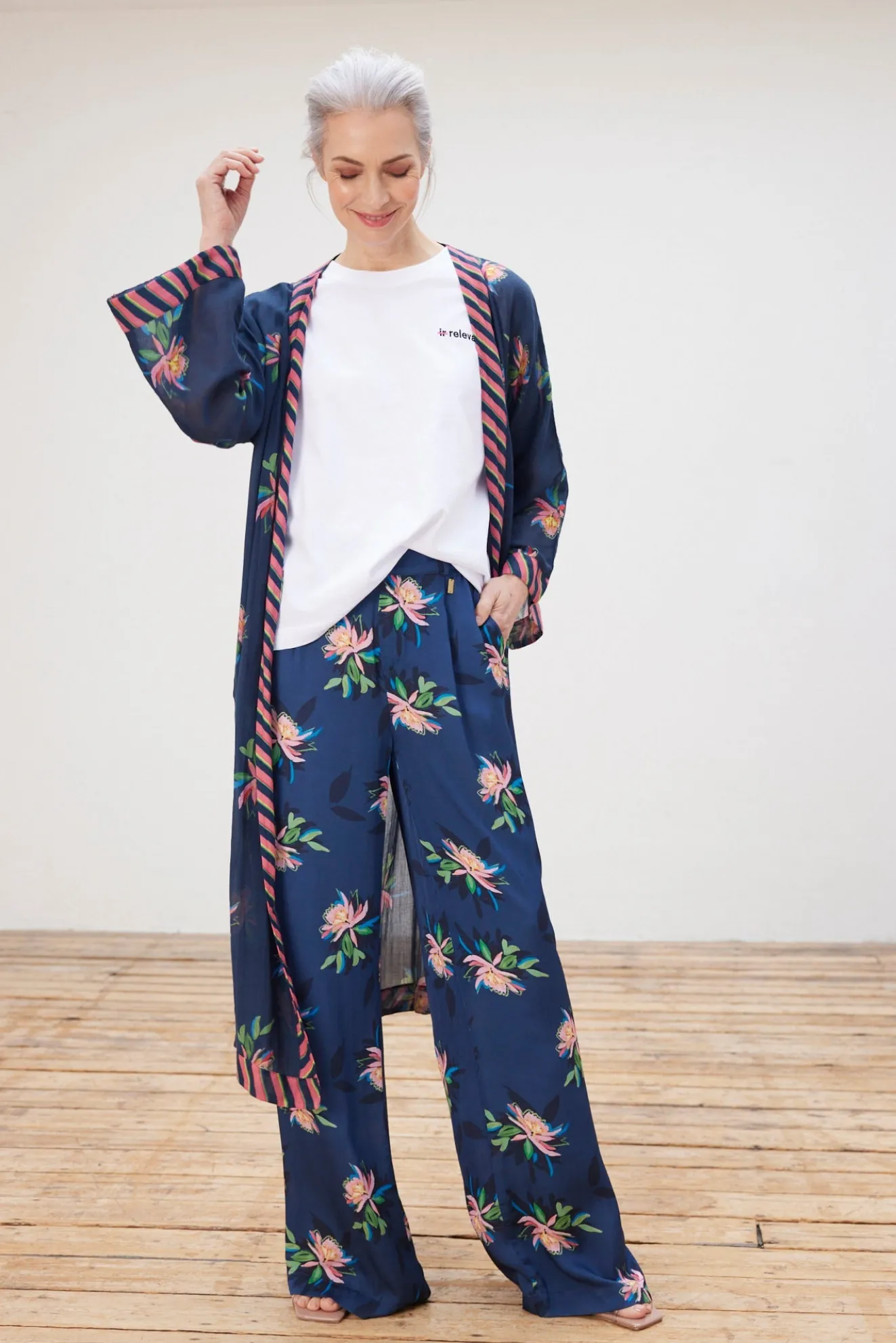 Pom Amsterdam Expressive Flower Kimono