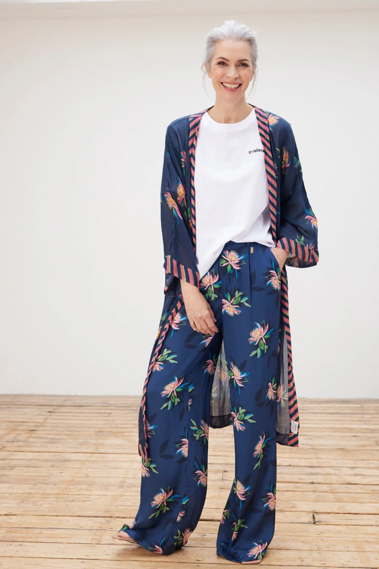 Pom Amsterdam Expressive Flower Kimono