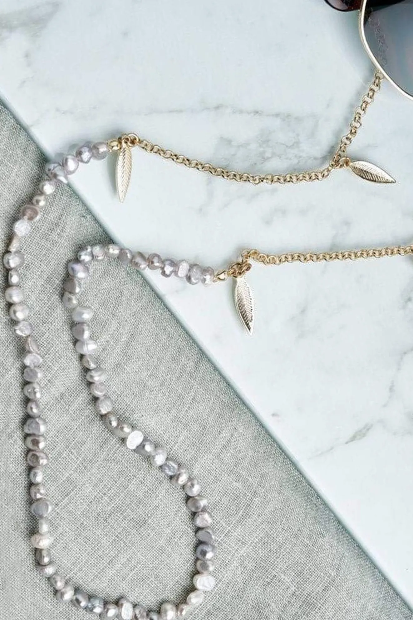 Bead It Dark Pearl Glasses Chain