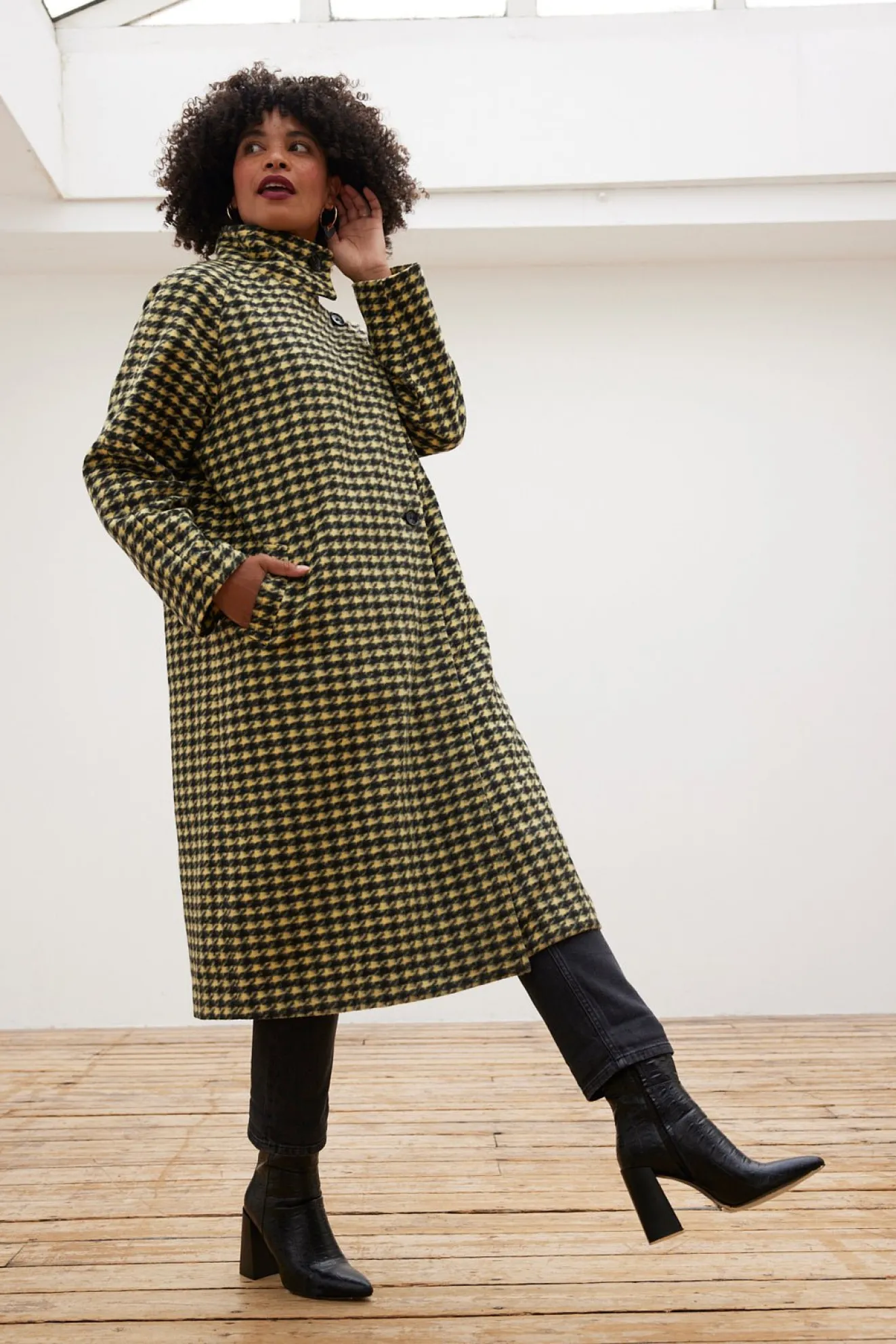 Jakke Henni Faux Wool Houndstooth Print Coat