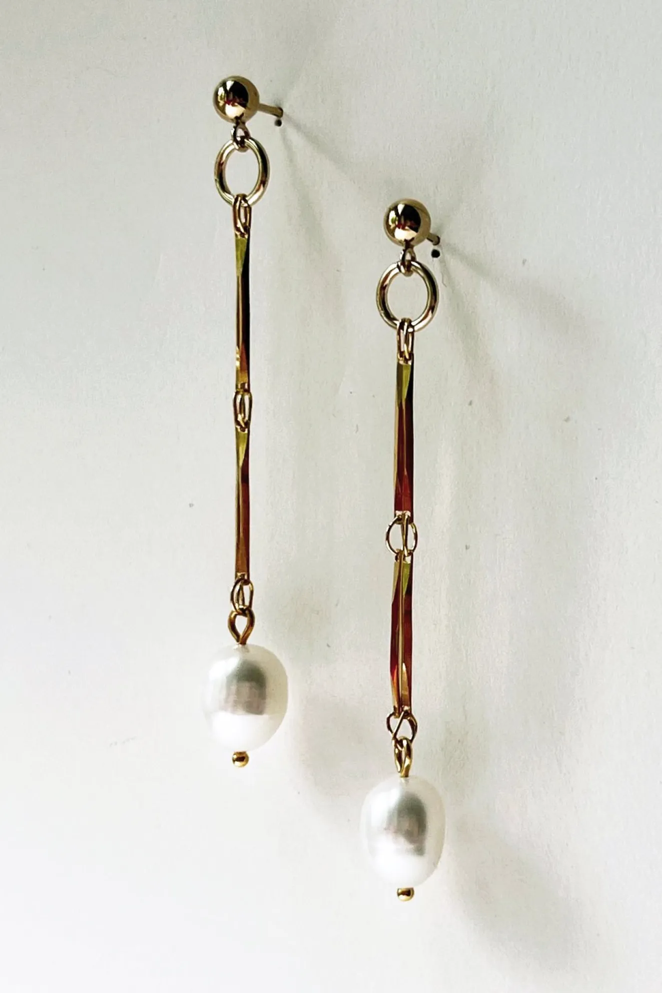 Twinkle Chain Pearl Drop Gold Earrings