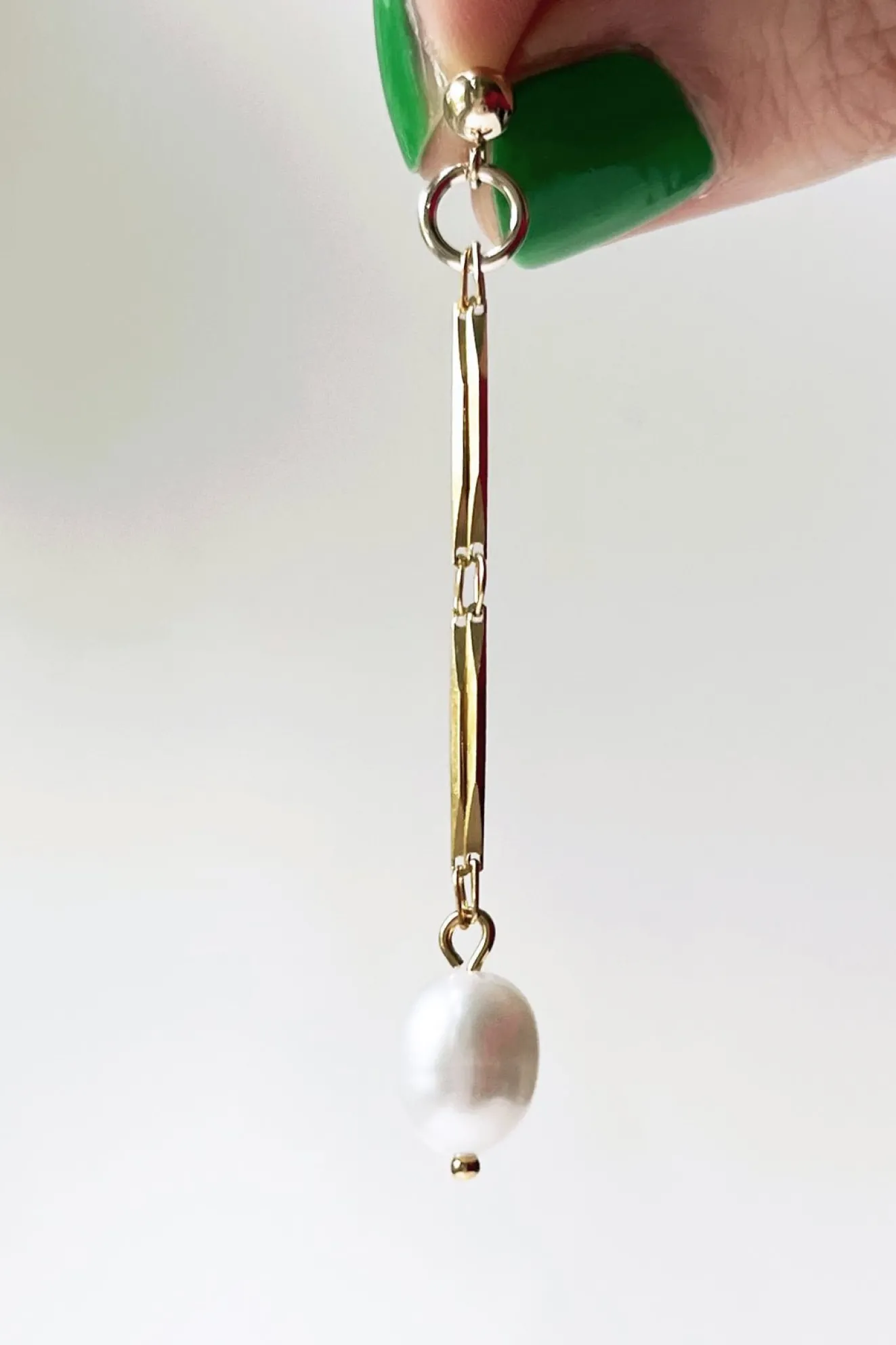 Twinkle Chain Pearl Drop Gold Earrings
