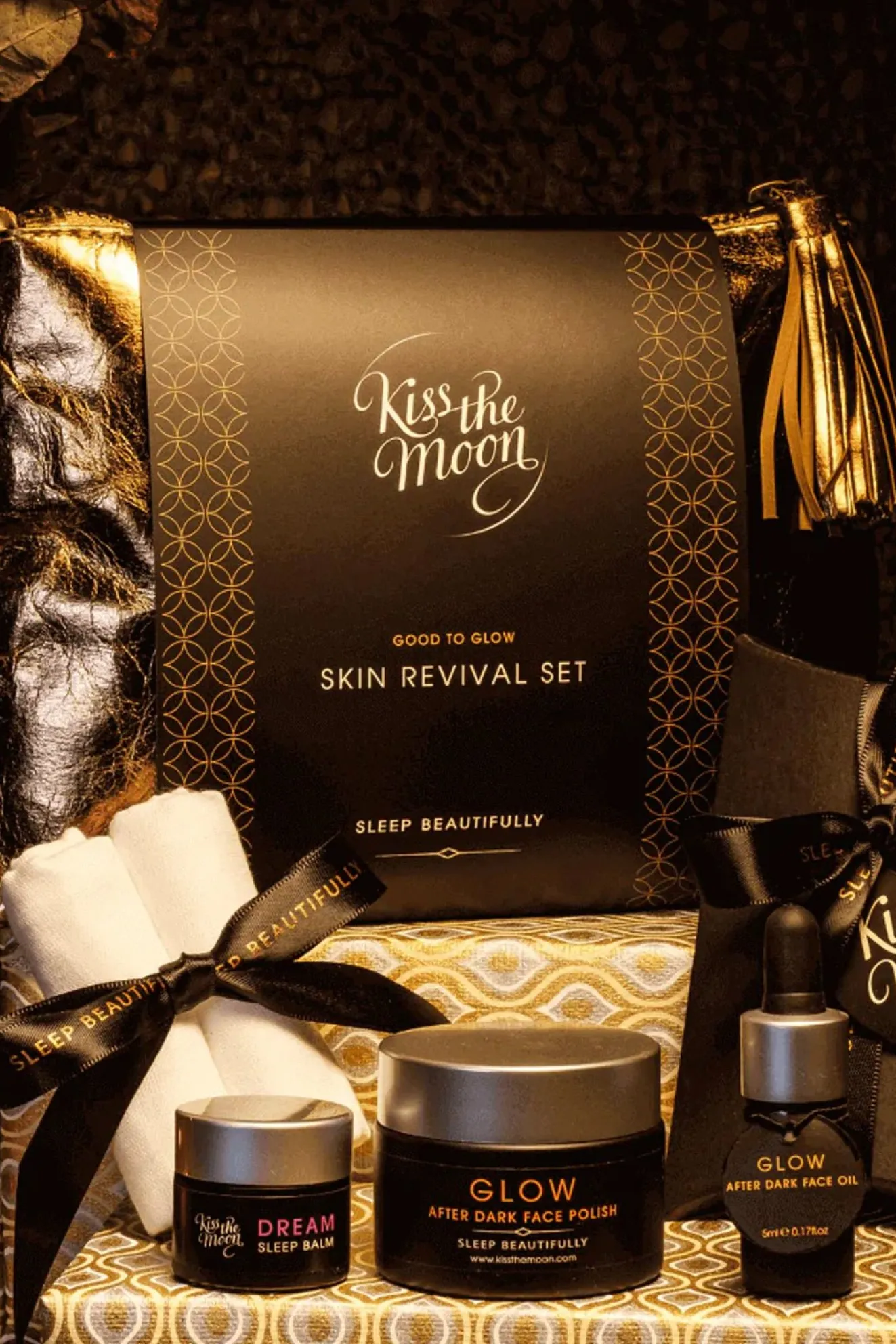 Good To Glow Face Revival Gift Set With Face Polish, Face Oil And Sleep Balm