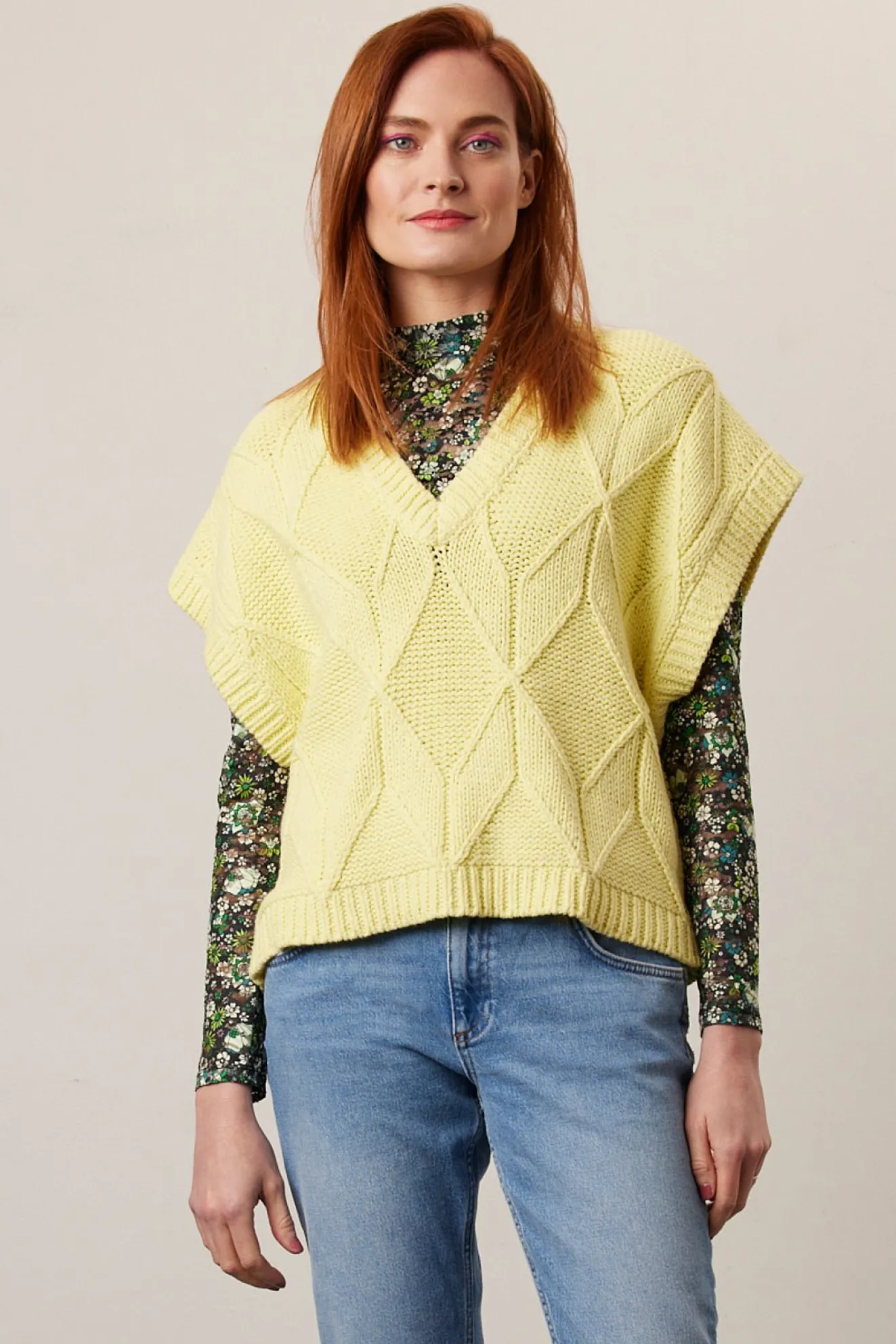 Stella Nova Gilda Sleeveless Yellow Knitted Vest