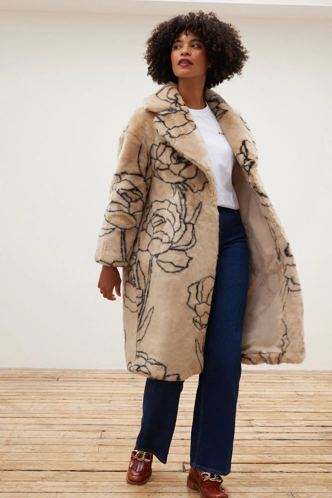 Jakke Katie Roses Cream Long Faux Fur Coat