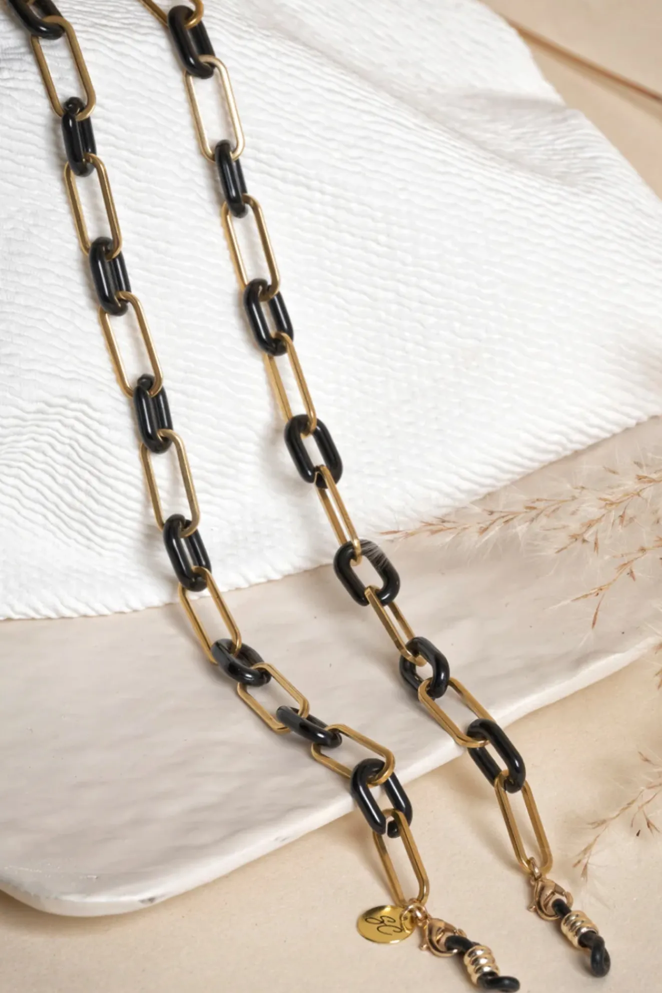 Louis Black & Gold Glasses Chain