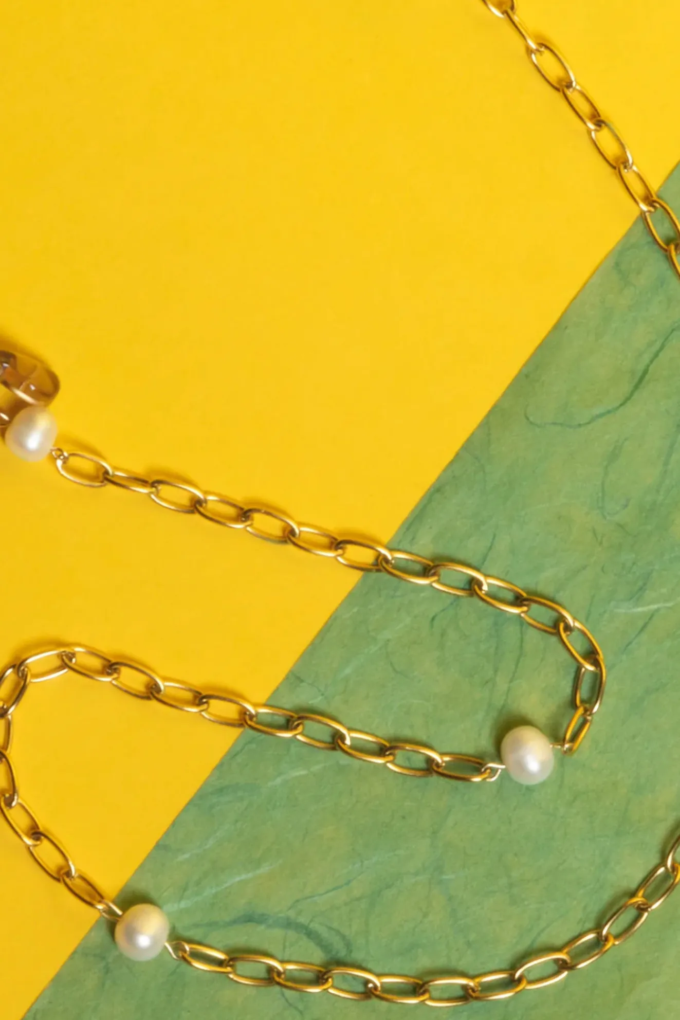 Busy Babe White And Gold Glasses Chain