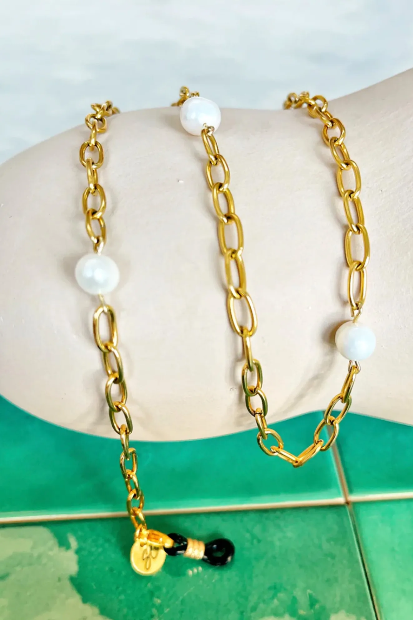 Busy Babe White And Gold Glasses Chain